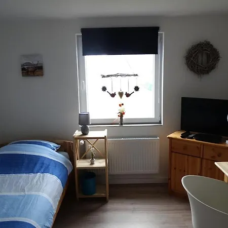 度假居 Haus Holo Fuer Monteure - 4 Einzelzimmer - 5 Betten -2 Baeder - Kueche *