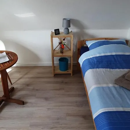 Haus Holo Fuer Monteure - 4 Einzelzimmer - 5 Betten -2 Baeder - Kueche * Hohenlockstedt